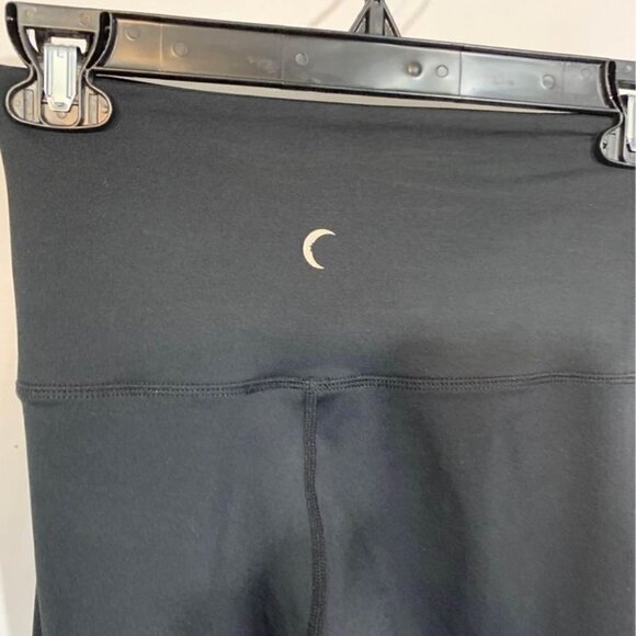 Zyia ACTIVE leggings. Black. High waist. Thick waistband. Size 2. Cute cut out - Picture 6 of 7